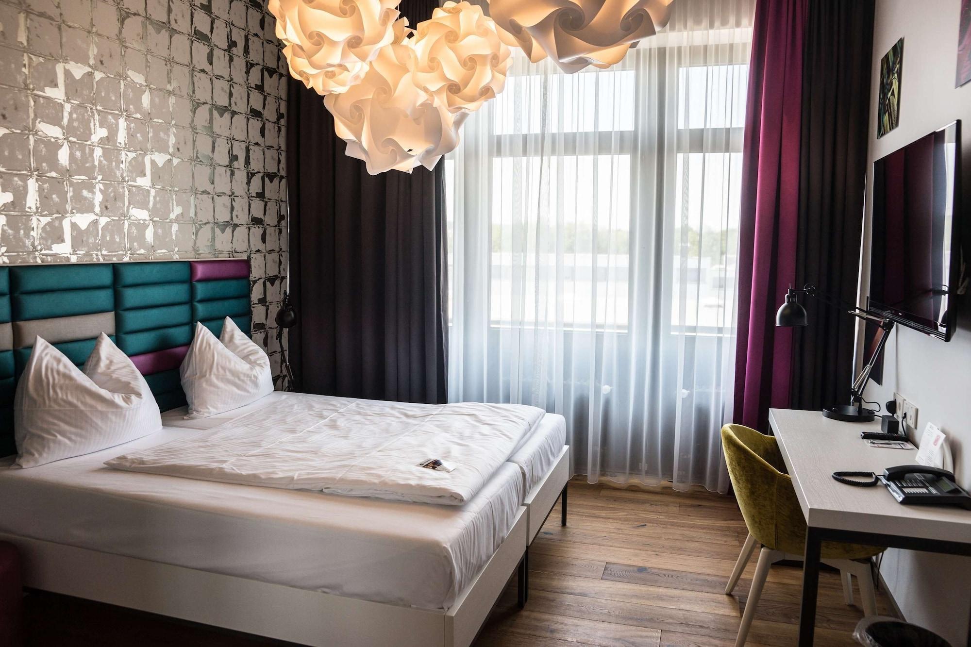 Best Western Loftstyle Hotel Stuttgart-Zuffenhausen ภายนอก รูปภาพ